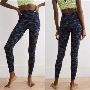 Aerie size small chill play move blue camo full length leggings